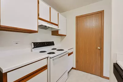 330 Leah Lane #2C, Woodstock, IL 60098 - Photo 3