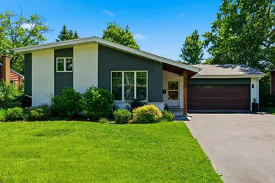689 Timber Hill Road, Deerfield, IL 60015 - Photo 1
