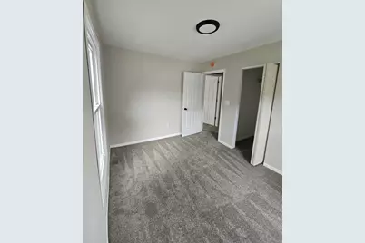 583 S Lasalle Avenue, Aurora, IL 60505 - Photo 15