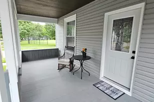 583 S Lasalle Ave, Aurora, IL 60505 - Photo 7