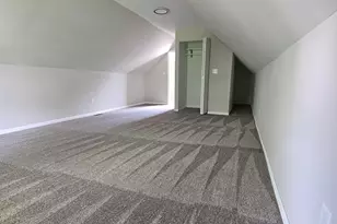 583 S Lasalle Ave, Aurora, IL 60505 - Photo 9