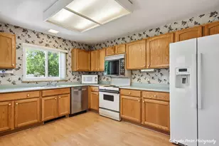 7227 Wheaton Ln, Fox Lake, IL 60020 - Photo 13