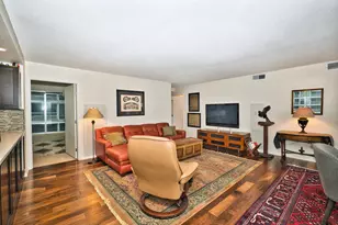 9655 Woods Dr, Skokie, IL 60077 - Photo 13