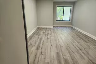 9242 Gross Point Rd, Skokie, IL 60077 - Photo 5