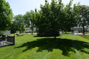 1265 Downing St, Roselle, IL 60172 - Photo 27