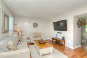 1265 Downing St, Roselle, IL 60172 - Photo 5