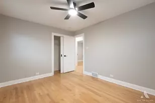 6127 W 79th Pl, Burbank, IL 60459 - Photo 9