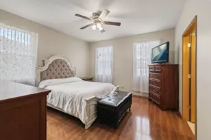 2549 Lincoln Park Ct, Crest Hill, IL 60403 - Photo 9