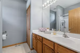 2549 Lincoln Park Ct, Crest Hill, IL 60403 - Photo 11