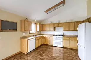 7005 Cornwall Dr, Joliet, IL 60431 - Photo 9