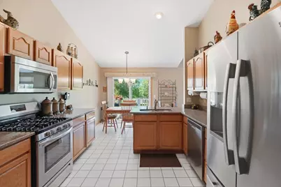 2746 N Augusta Drive, Wadsworth, IL 60083 - Photo 7
