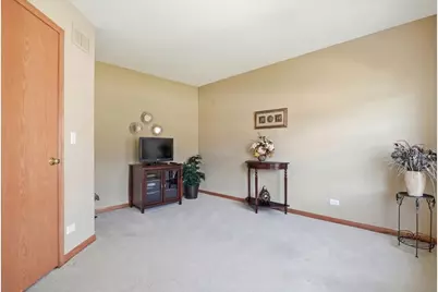 2746 N Augusta Drive, Wadsworth, IL 60083 - Photo 5