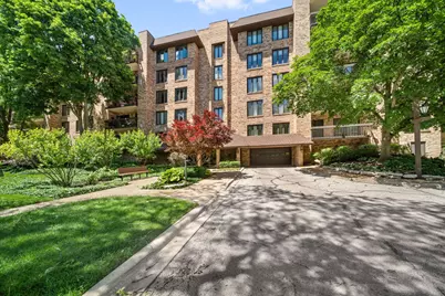3810 Mission Hills Road #401, Northbrook, IL 60062 - Photo 1
