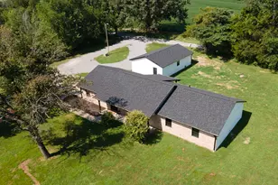 956 Auburn Ln SE, Orangeville, IL 62939 - Photo 45