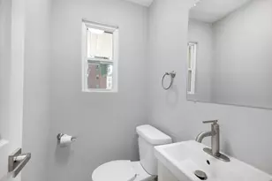 142 Callan Ave, Evanston, IL 60202 - Photo 13