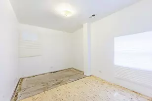 832 E 153 St, Phoenix, IL 60426 - Photo 15