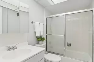250 W Parliament Pl, Mount Prospect, IL 60056 - Photo 17