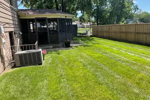 246 S Ingleside Ave, Glenwood, IL 60425 - Photo 5