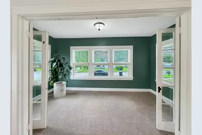 904 S McKinley Avenue, Freeport, IL 61032 - Photo 9