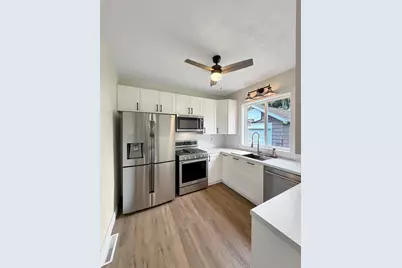 904 S McKinley Avenue, Freeport, IL 61032 - Photo 15