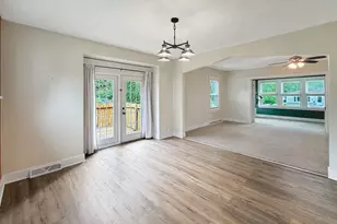 904 S McKinley Ave, Freeport, IL 61032 - Photo 5