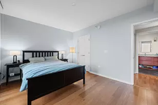 807 Davis St, Evanston, IL 60201 - Photo 11