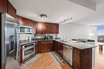 807 Davis Street #1608, Evanston, IL 60201 - Photo 3