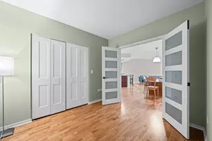 807 Davis St, Evanston, IL 60201 - Photo 9