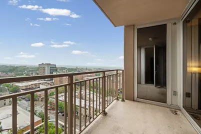 807 Davis Street #1608, Evanston, IL 60201 - Photo 13