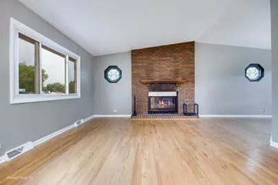 7831 Sprucewood Avenue, Woodridge, IL 60517 - Photo 5