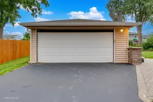7831 Sprucewood Ave, Woodridge, IL 60517 - Photo 23