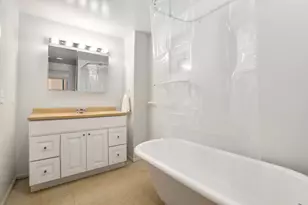 745 N Throop St, Chicago, IL 60642 - Photo 15