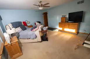990 Wilkinson Ln, North Aurora, IL 60542 - Photo 23