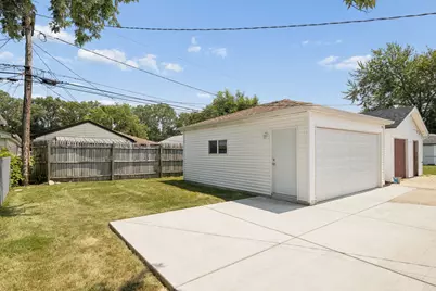 11705 S Meadow Lane Drive, Merrionette Park, IL 60803 - Photo 15