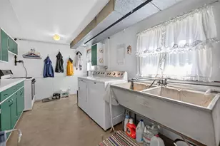 89 S Clarendon Ave, Addison, IL 60101 - Photo 39