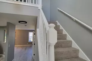 2992 Heatherwood Ct, Schaumburg, IL 60194 - Photo 11