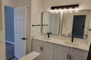 2992 Heatherwood Ct, Schaumburg, IL 60194 - Photo 15