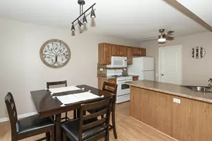 1272 Silk Oak Ln, Bartlett, IL 60103 - Photo 11