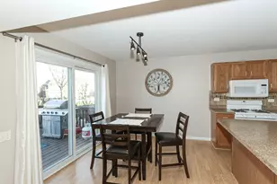 1272 Silk Oak Ln, Bartlett, IL 60103 - Photo 9