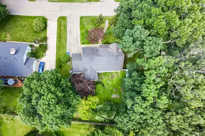 809 Woodlawn Drive, Dekalb, IL 60115 - Photo 11