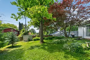 809 Woodlawn Dr, Dekalb, IL 60115 - Photo 47