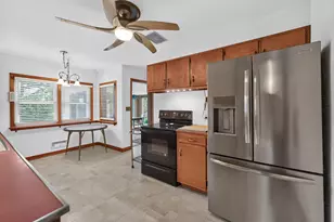 809 Woodlawn Dr, Dekalb, IL 60115 - Photo 27