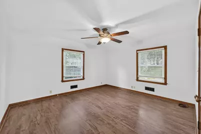 809 Woodlawn Drive, Dekalb, IL 60115 - Photo 37