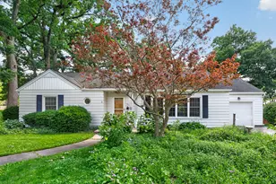 809 Woodlawn Dr, Dekalb, IL 60115 - Photo 5