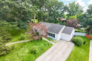 809 Woodlawn Dr, Dekalb, IL 60115 - Photo 7