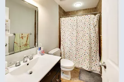 [Address not provided], Chicago, IL 60657 - Photo 17