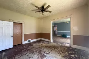 1211 N Park St, Streator, IL 61364 - Photo 3