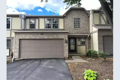 1404 W Sapphire Drive #1404, Hoffman Estates, IL 60192 - Photo 1