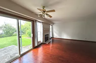 1404 W Sapphire Dr, Hoffman Estates, IL 60192 - Photo 5