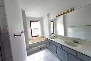 1404 W Sapphire Dr, Hoffman Estates, IL 60192 - Photo 19